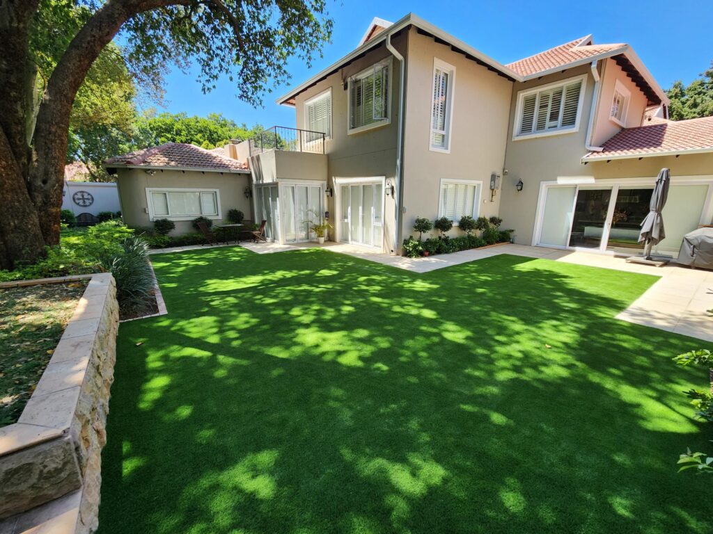 artificial-grass-installed-for-homes
