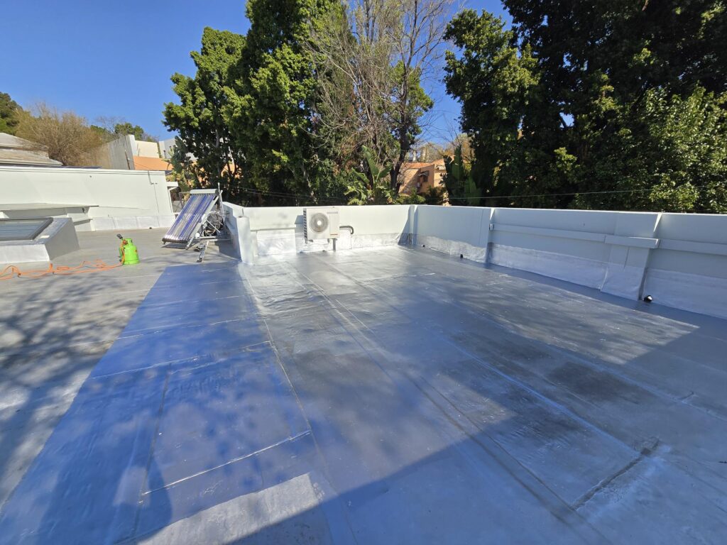 Aluminium coating torch on waterproofing