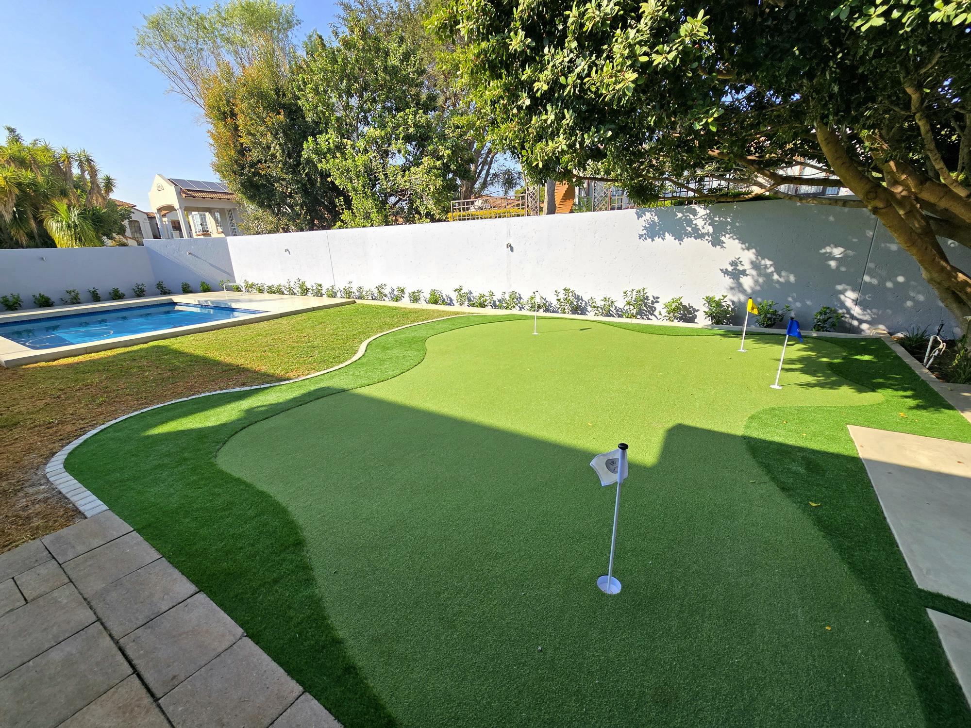 residential-synthetic-putting-green
