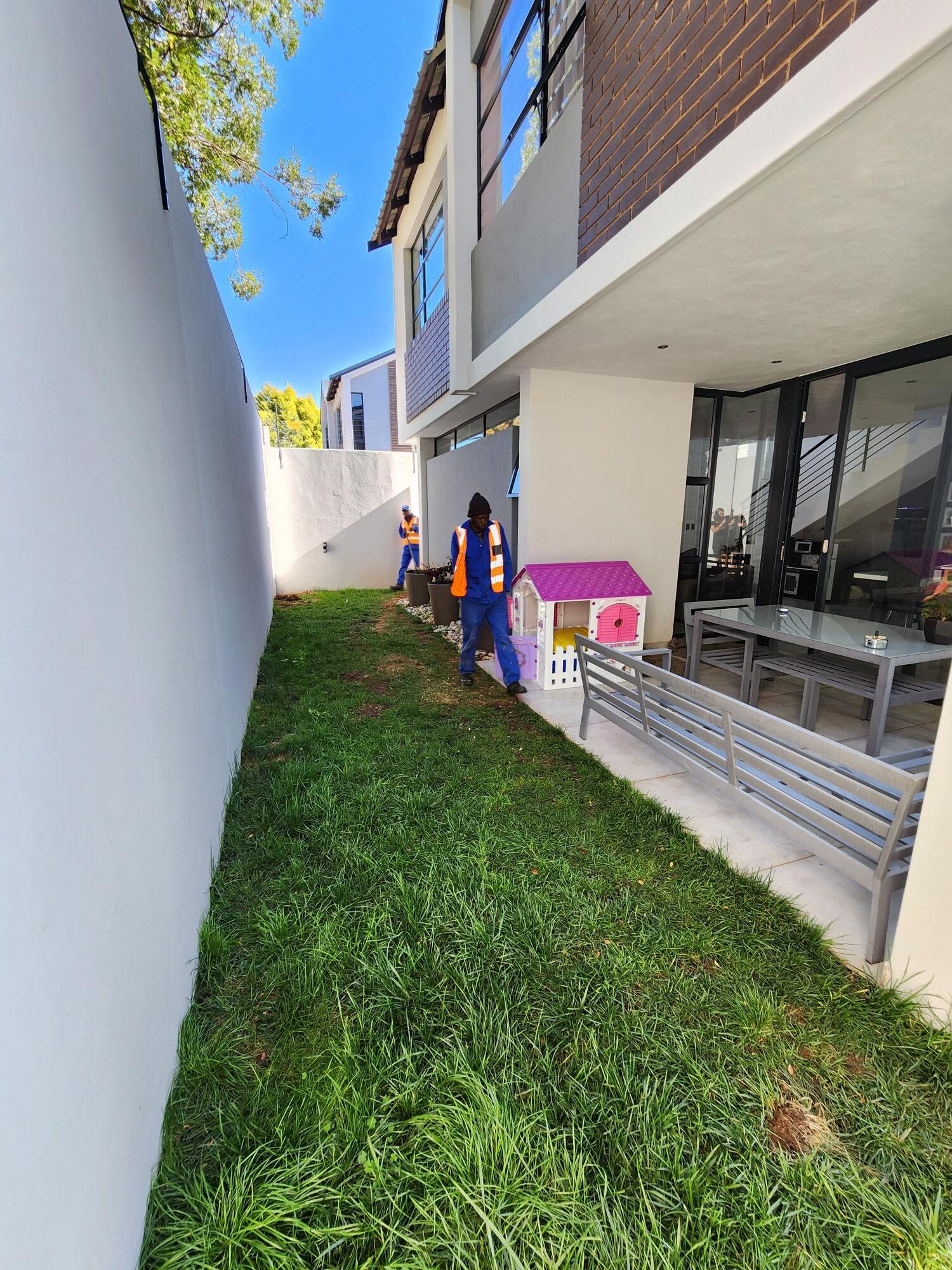 before-pet-turf-installation