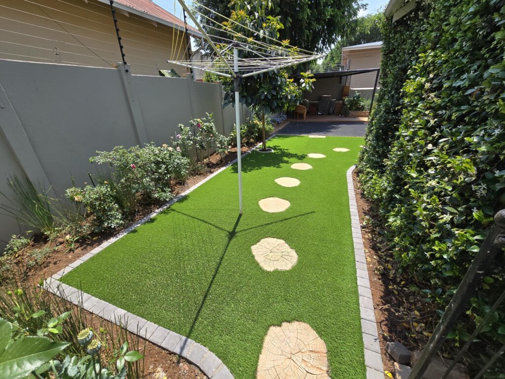 artificial-pet-grass-installation