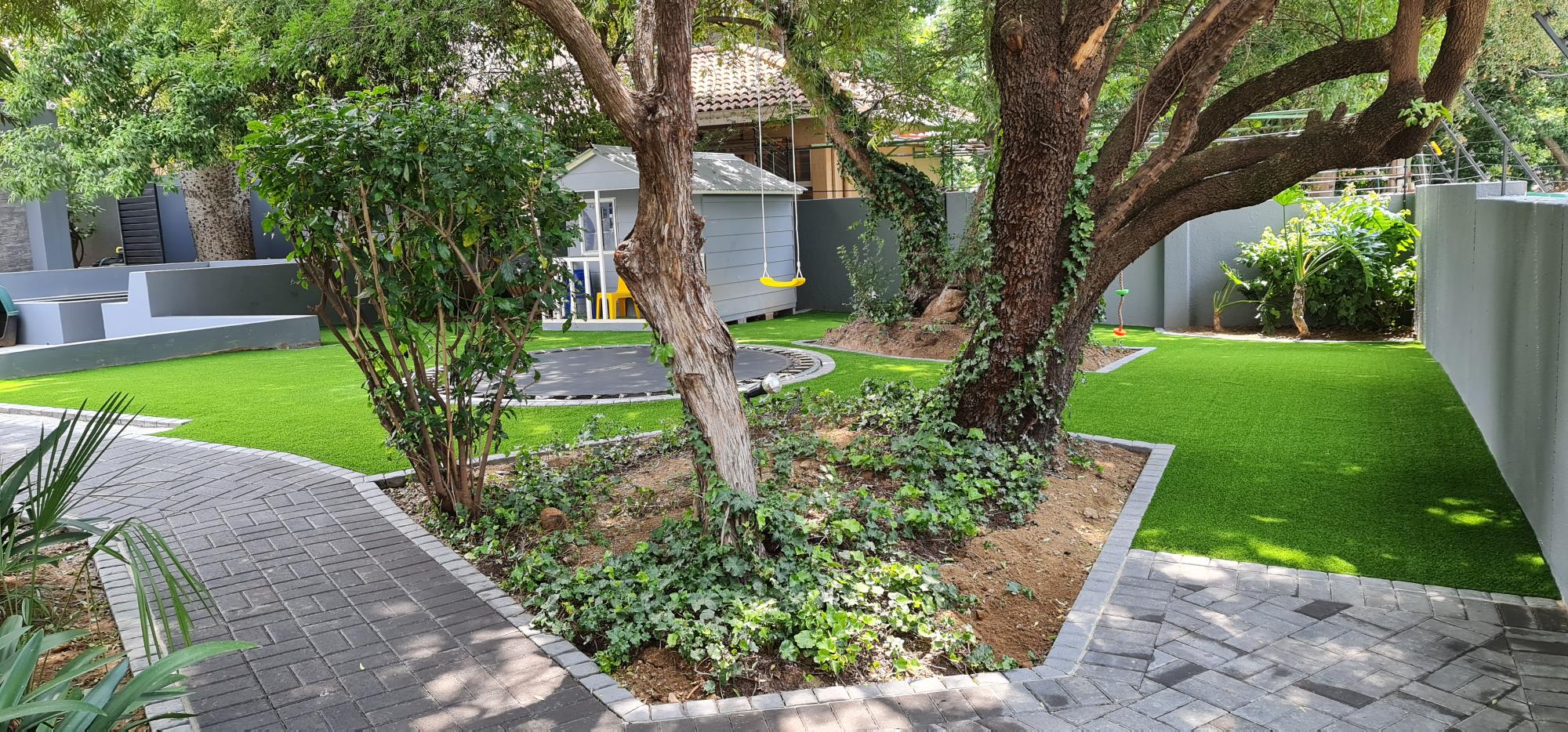 25mm-spring-artificial-grass-installation