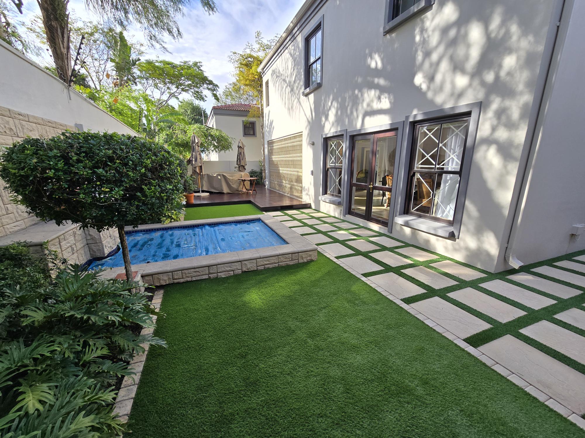 30mm-pet-turf-installation
